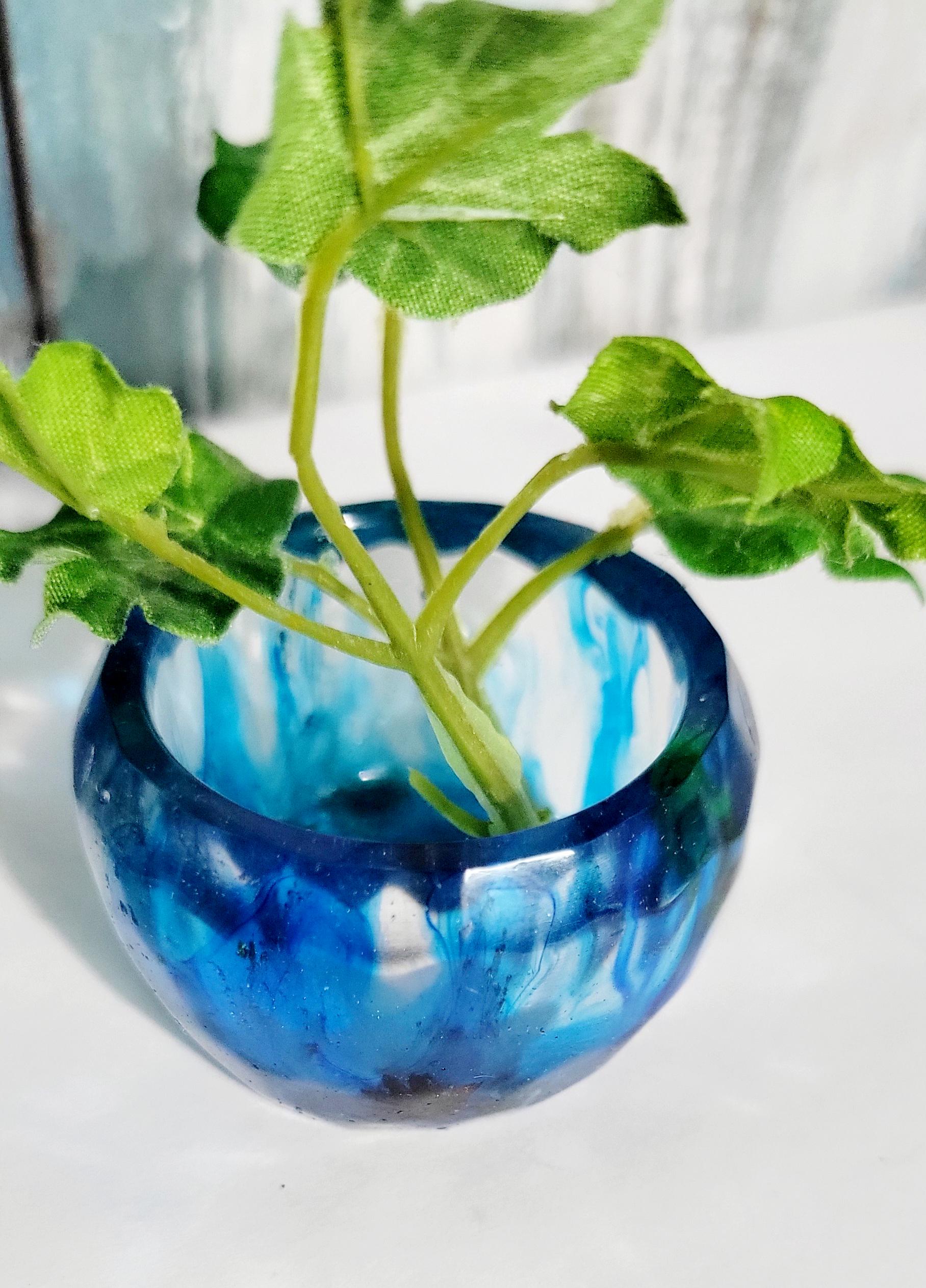 Hand crafted 1.5" resin planter or led tealight holder - Thumbnail 3