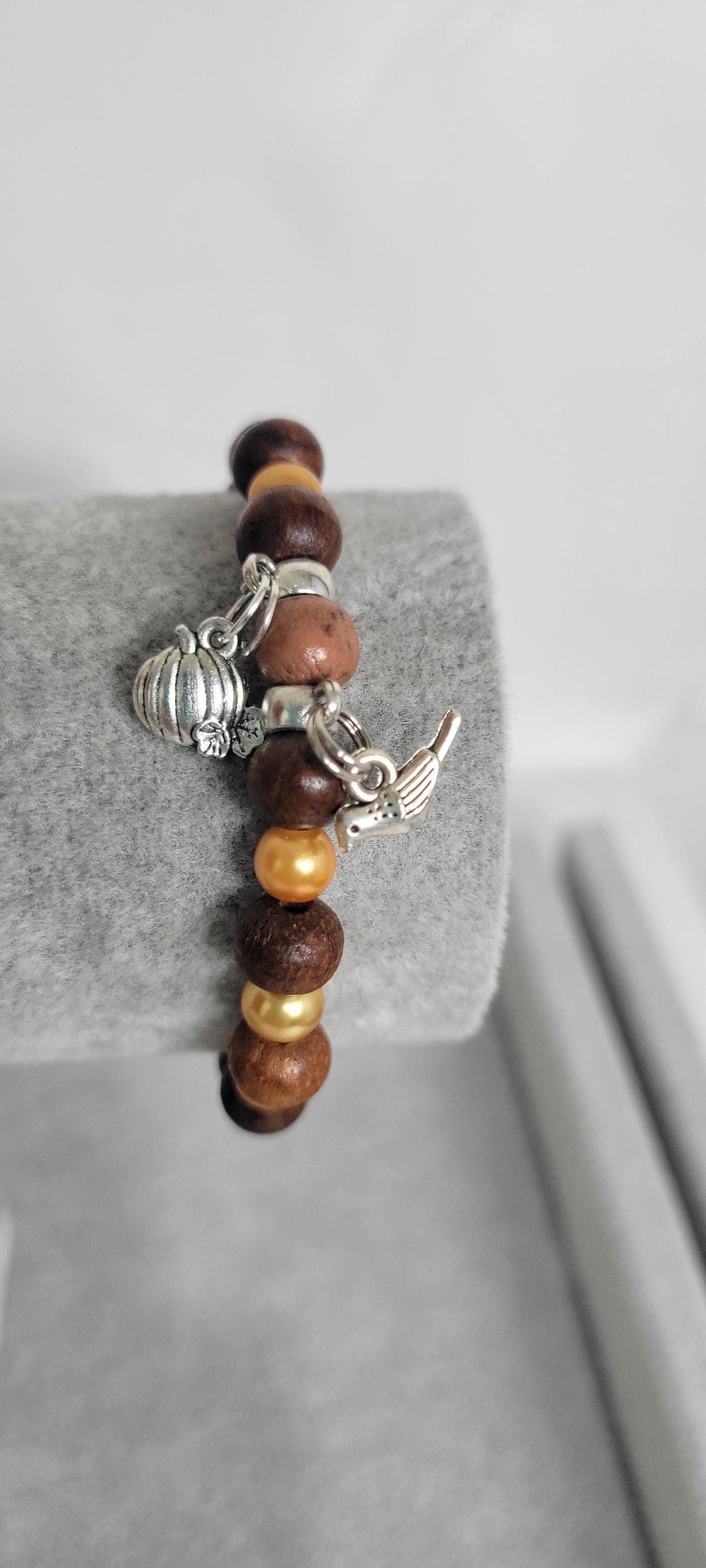 Autumn Fall glass and wood beaded pumpkin and bird charm bracelet - Thumbnail 2