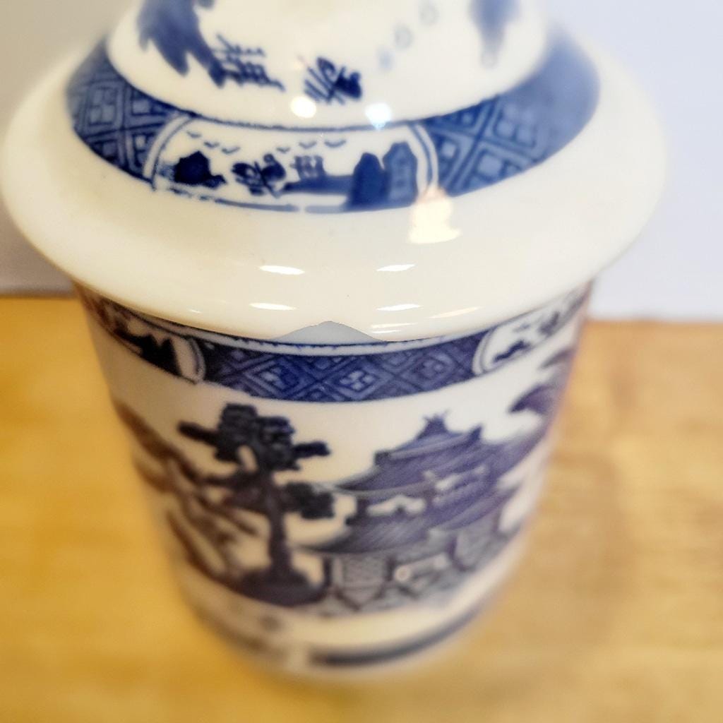Antique Blue and White Ceramic Jingdezhen Tea Mug with Lid - Thumbnail 2
