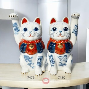 Ceramic Lucky Cat Maneki Neko: Japanese Amulet (14.5 cm Tall)