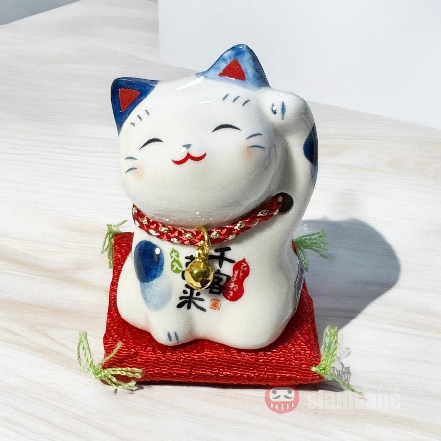 日本の招き猫：陶器のお守り、高さ6cm - Etsy 日本