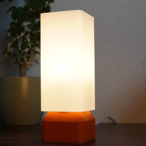 LED Tischleuchte Fackel Nachtischlampe / Schreibtischlampe in modernem und Minimalischtischem Design LED Tischlampe mit Holz Sockel Bild 6