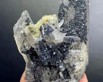 Chlorine Quartz crystal specimen from skardu Valley, 87 grams