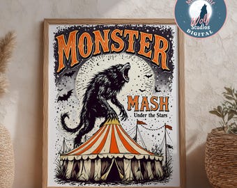 Puede incluir: Una impresión artística enmarcada con un tema de circo vintage. La obra presenta un hombre lobo aullando, las palabras "Monster Mash" en naranja y una carpa de circo bajo la luna llena. También se incluyen murciélagos y estrellas.