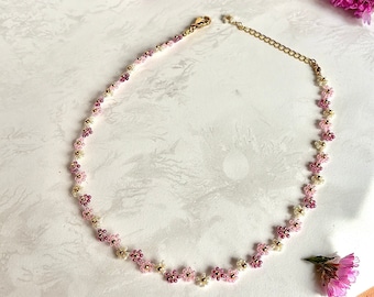 Dainty flower necklace Pink beaded choker Delicate birth flower necklace Boho Floral Daisy Necklace Handmade cute Birthday gift for daughter