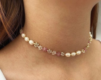 Esthétique collier de perles de fleurs rose délicat collier d'eau douce fait main de perles mignonnes Marguerite chaîne ras de cou de pierres précieuses Cadeau de fête des mères pour elle