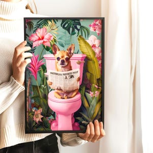Impresión divertida de perro chihuahua para el baño, impresión de perro en el inodoro, póster de perro lindo, arte de pared de baño tropical, arte para amantes de los chihuahuas, regalo para dueños de perros