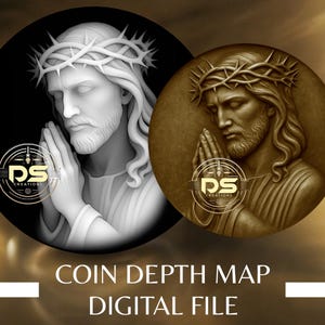 Op de afbeelding: Digitaal bestand met twee cirkelvormige afbeeldingen van een religieuze figuur met een doornenkroon, handen gevouwen in gebed. Eén afbeelding is in grijstinten, de andere is sepia. De tekst "COIN DEPTH MAP DIGITAL FILE" staat onderaan, met een logo.