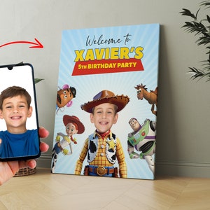 Cartello di compleanno personalizzato di Toy Story, poster stampabile per feste di Woody, bacheca di benvenuto con foto personalizzata, file digitale per bambini