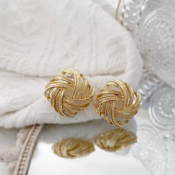 Gouden clip op vintage oorbellen | vierkante gevlochten oorbellen |
