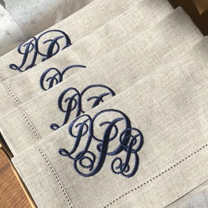 Linen Napkins, Embroidered Linen Napkin, Personalized Dinner Napkins, Embroidered Linen Dinner Napkins, Embroidered Table Napkins