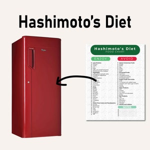Puede incluir: Un refrigerador rojo Whirlpool se encuentra junto a una tabla de alimentos titulada "Hashimoto's Diet". La tabla enumera los alimentos que se deben disfrutar y evitar, incluyendo prote&iacute;nas magras, verduras, frutas y alimentos que contienen gluten.