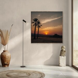 Silenzio al tramonto/ tramonto/ cielo con nuvole/ silhouette di palma/ decor japandi/ arredamento moderno per la casa/ ciao primavera/ non ti scordar di me