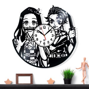 Wandklok vinylplaat · Op anime samurai geïnspireerd ontwerp · Handgemaakte stille kwartsklok · Unieke Japanse mangakunst aan de muur voor animefans