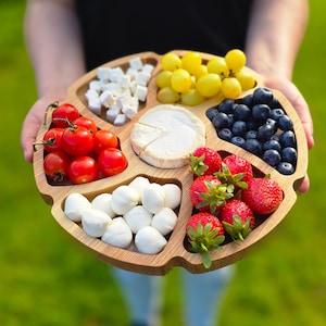 Personalised Flower Charcuterie Board, Round Divided Serving Platter or Cheese Board: Christmas Gift