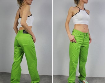 Pantalon Versace années 90 en nylon satiné vert citron brillant, taille haute, pour femme, taille M, pour homme, coupe droite, style rétro minimaliste des années 1990, uni