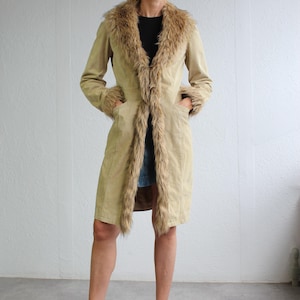 Y2K Penny Lane Wildledermantel Beige 70er-Jahre-Stil Jacke mit Kunstpelzkragen Afghanischer Echtledermantel Almost Famous Boho-Mantel Größe / Medium