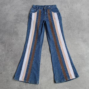 Jeans a zampa d'elefante a vita alta stile Y2K con patchwork, ispirati agli anni '70, in denim stile boho festival, gamba larga, taglie 26 27