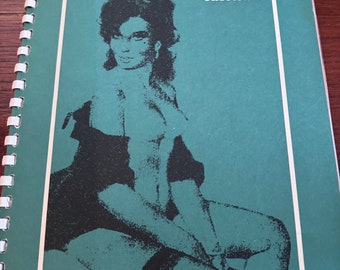Quaderno di schizzi dell'artista per ragazze del calendario Pin Up di Fritz Willis vintage del 1970