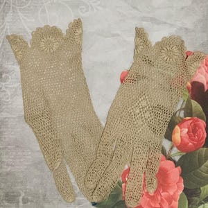 Guantes vintage de encaje floral de algodón y crochet, delicados, para mujer, talla pequeña, mediano, nuevos, de stock antiguo.