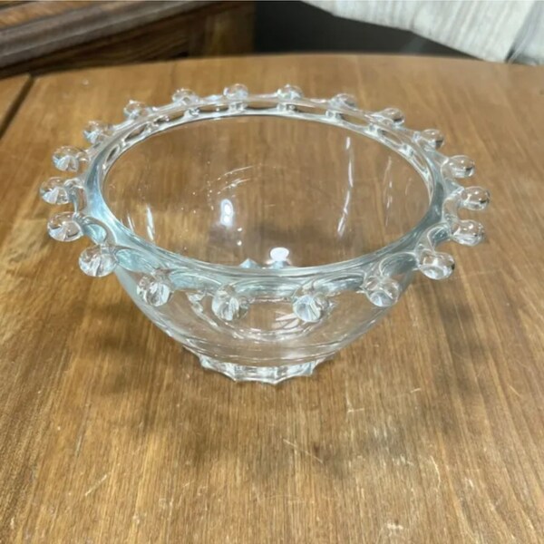 Heisey Lariat Clear Glass Mayonnaise Bowl Lariat Border Candkewick. No chips cracks or repairs.