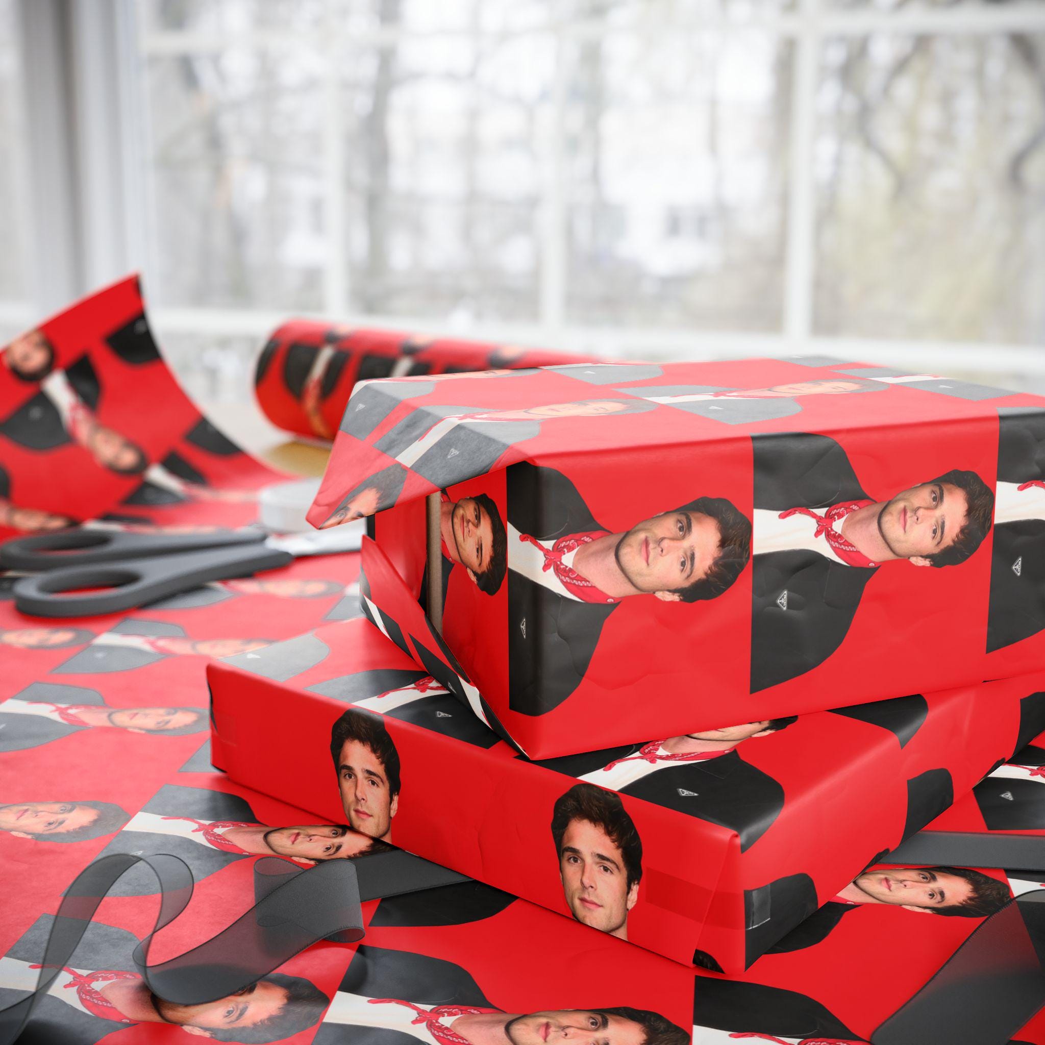 Jacob Elordi Christmas Wrapping Paper, Festive Gift Wrap - Etsy