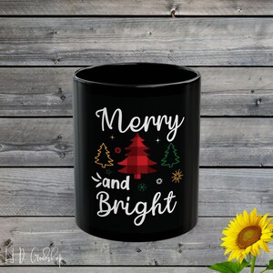 Merry and Bright Christmas Ceramic Cup for Hot Cocoa, Coffee & Tea - Cheerful Design Perfect for Holiday Gifting!