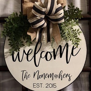Custom Welcome Door Hanger with Bow, Last Name Personalized Wood Round, Welcome Front Door Hanger, Welcome Wood Round with Last Name