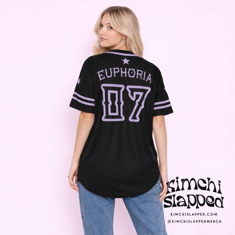 Camiseta de béisbol de ídolo K-pop, atuendo de moda para conciertos, camiseta militar Euphoria