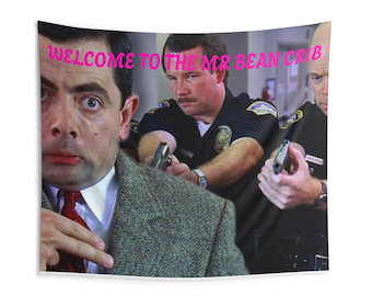Tapiz decorativo de pared con la bandera de Mr. Bean, ideal para el hogar, dormitorio, sala de estar o residencia estudiantil. Regalo divertido inspirado en la serie de televisión. Bandera de tela grande. Decoración para habitaciones con temática de comedia británica.