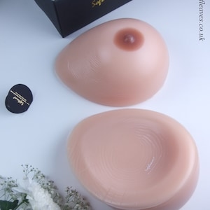 Een set Softleaves W100-siliconen borstprothesen druppelvorm bevat een borstprothese, borstcovers, plakband, reisdoos afbeelding 6