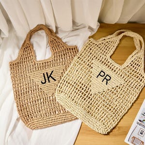 Benutzerdefinierte Initialen Henkeltasche, Stroh Strandtasche, personalisierte Strandtasche, Mädchen Reisetasche, Bast Strandtasche, Junggesellinnenabschied Geschenktasche