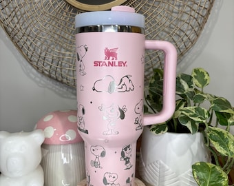 Vaso Snoopy de 40 oz. Hecho a medida, grabado con láser con grabado de nombre opcional.