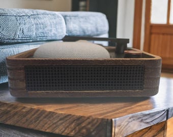 Retro Record Player Google Nest Mini Holder: Wood Grain Effect