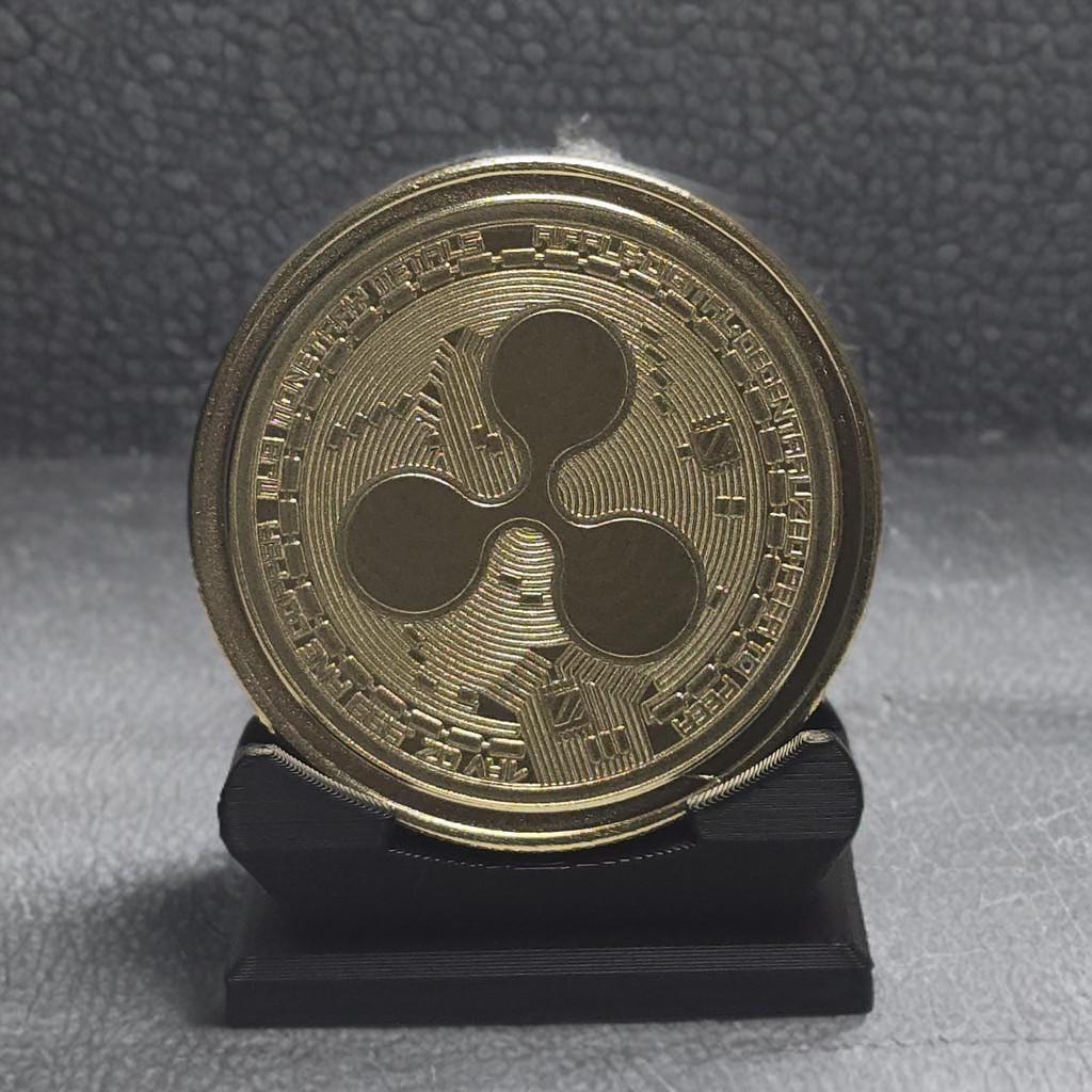 ブラスリップル（XRP）コイン：3Dスタンド付き暗号アート記念品 - Etsy 日本