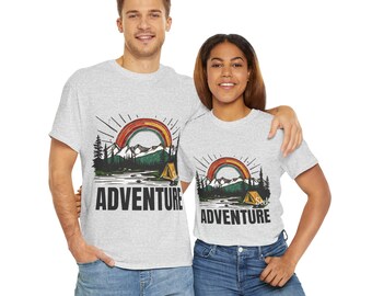 Unisex Heavy Cotton Tee Mountains Camp T-Shirt, Abenteuer-Shirt, Camping-T-Shirt, Naturliebhaber-Shirt, lockere Passform, Reise-T-Shirt, Geschenk für Sie