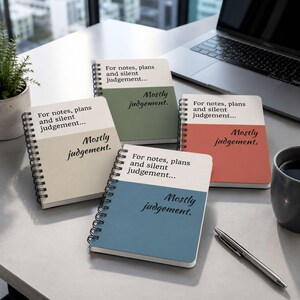 Divertido regalo de oficina, cuaderno para tomar notas de reuniones con un diseño de portada humorístico.