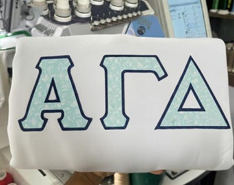 Felpa girocollo con applicazione personalizzata della confraternita – Maglione con lettere greche – Graziosa felpa della confraternita, abbigliamento della confraternita, abbigliamento greco, maglietta greca del college