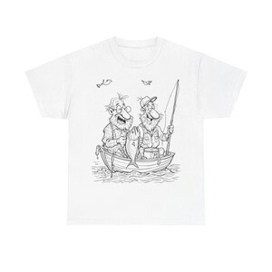 Fischen Freunde Unisex T-Shirt aus schwerer Baumwolle, humorvolles Fischen Shirt, Geschenk für Fischer, Outdoorsy T-Shirt, Vatertag Messy Tee