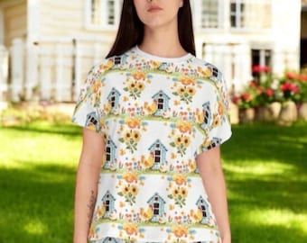 Chicken Pajama Set for Women with Floral Coop Print – Two Piece Farmhouse Sleepwear Shorts and Tee – Cute Gift for Chicken Lover