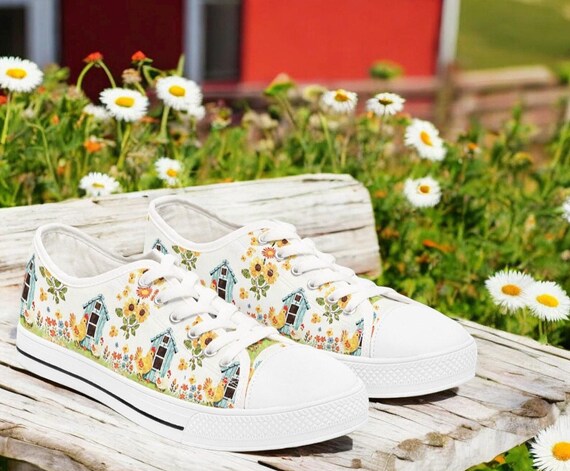 Chicken Print Women's Sneakers With Floral Barnyard Design – Cute
