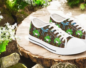 Boho Green Frog Womens Canvas Sneakers, Low Top Dragonfly Casual Walking Shoes, Amphibian Print Fashion Footwear for Froggy Lovers