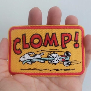 1 x Snoopy 'Clomp' opstrijkbare stoffen patches | Kledingapplicatie | Schattig | Kawaii | Hond | Charlie Brown | Kinderen | Tekenfilm | Animatie