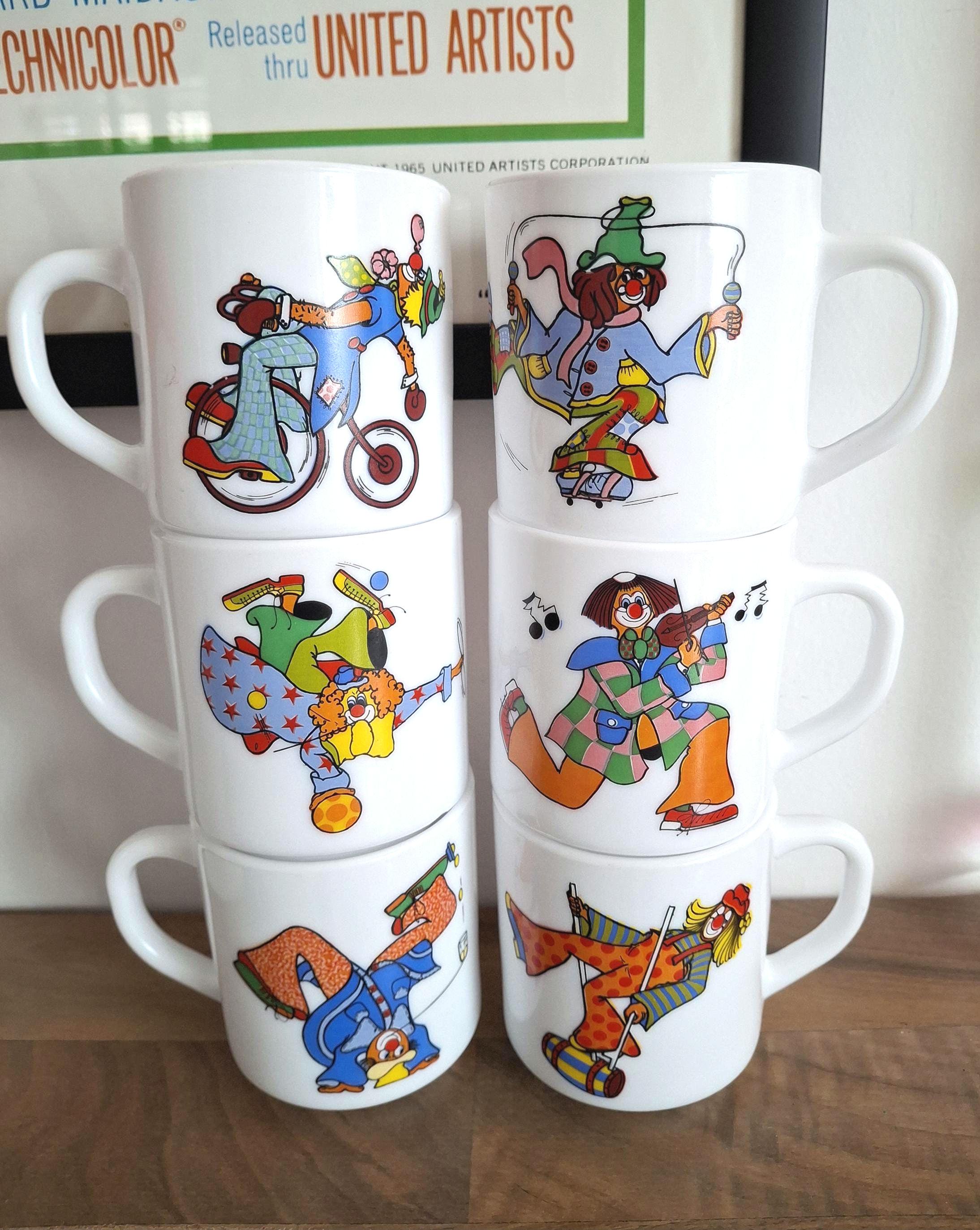 Mug Vintage Enfant Avec Motif Clown - Marque Arcopal - Occasion En Bon état