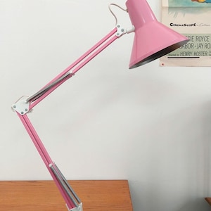 1 x Impresionante lámpara de mesa vintage NOS Hcf de los años 70, color rosa, fabricada en Dinamarca, nueva, era espacial, MCM, enchufe de la UE, icónica