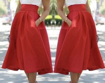 Ravissante en jupe rouge, jupe élégance taille haute