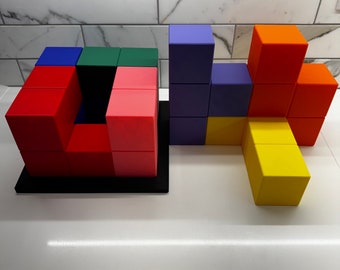 Soma Cube Puzzle - 7 Piece 3D Printed Brain Teaser with Display Base - Retro Game by Piet Hein - 240 Solutions