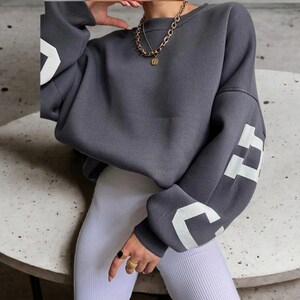 Women's Graphic Sweater Streetwear Oversized Pullover Stylish Outerwear Style 1