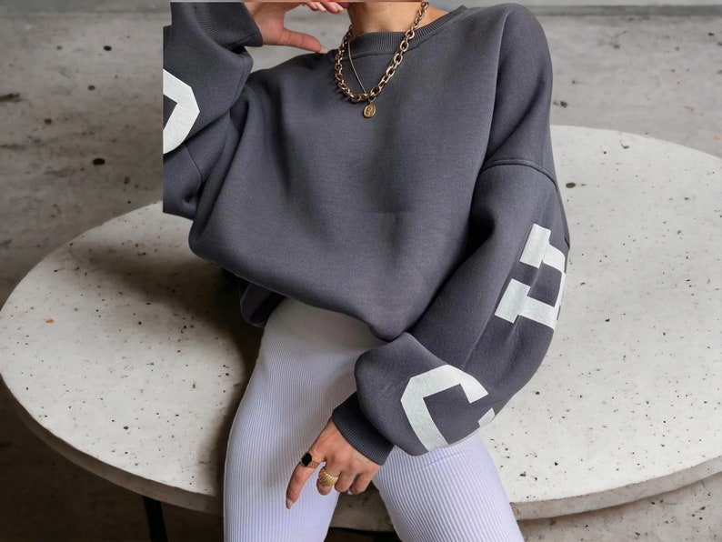 Women's Graphic Sweater Streetwear Oversized Pullover Stylish Outerwear Style 1