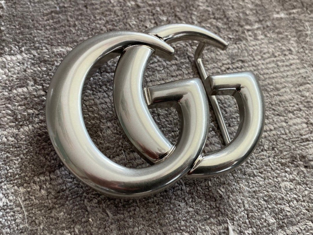 GUGGI Interlocking G buckle in silver Interlocking G metallic leather belt in silver - Gucci  main image 4